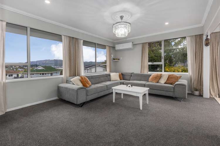 11 Tweed Road Papakowhai_1