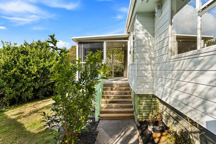 227 Glengarry Road Glen Eden_2