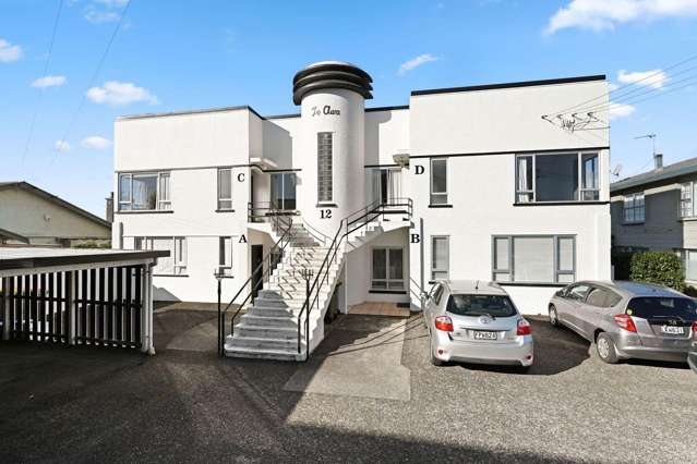 Sunny & Central Living – 2-Bedroom Gem