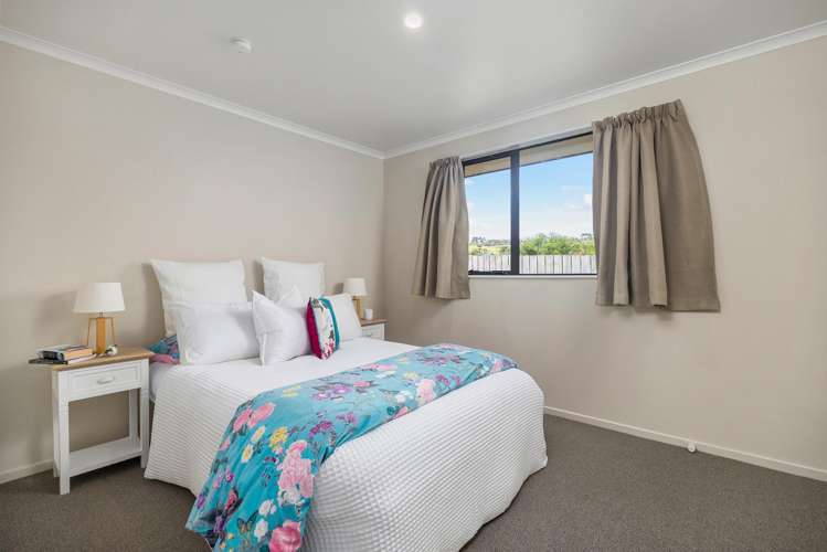 28 Misty Valley Drive Henderson_10