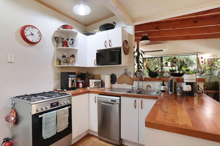 828 West Coast Road Oratia_8