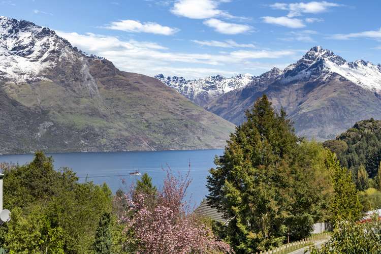 18 Williams Street Fernhill/Sunshine Bay_11