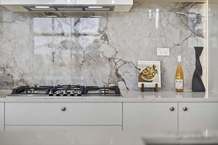 8 Tuwai Crescent Opaheke_35