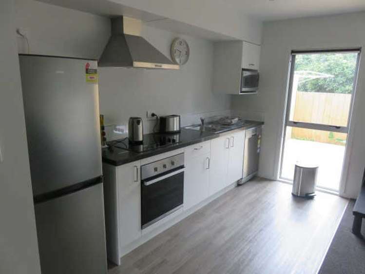 8/100 Knighton Road Hillcrest_5