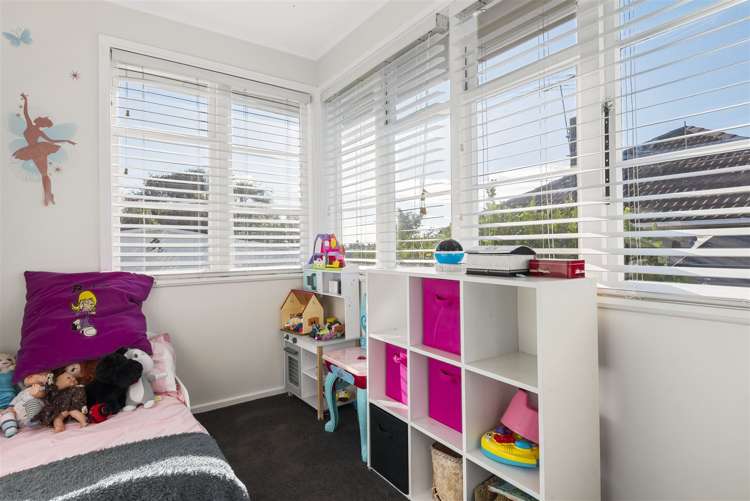 83 Onewa Road Northcote_13