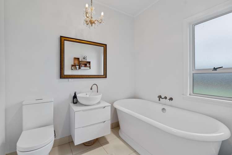 232 Church Road Te Kamo_24