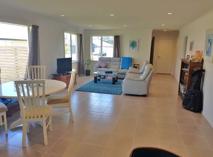 8 Ocean View Rise Ruakaka_13