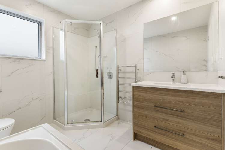 163 Bonair Crescent Silverdale_13