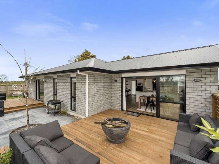 1/11 Errol Close Burbush_15