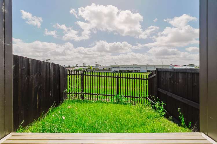 4/17 Barneys Farm Road Clendon Park_15