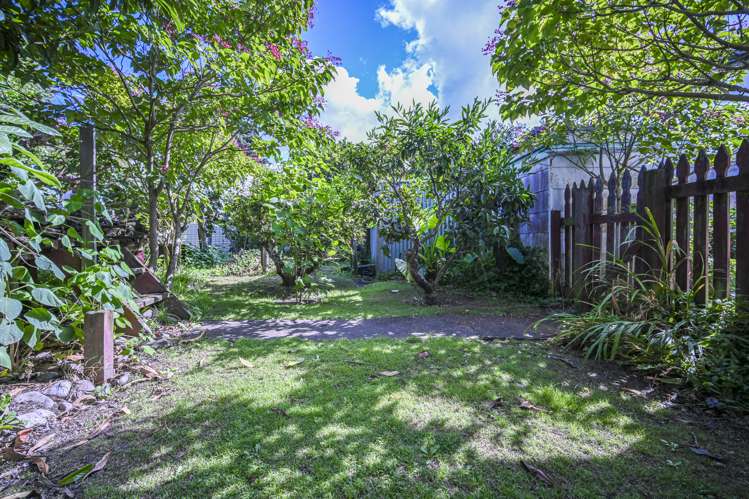 1209a Willowpark Road North Mayfair_12