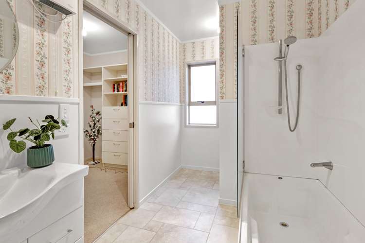 5b Sunshine Rise Raglan_16