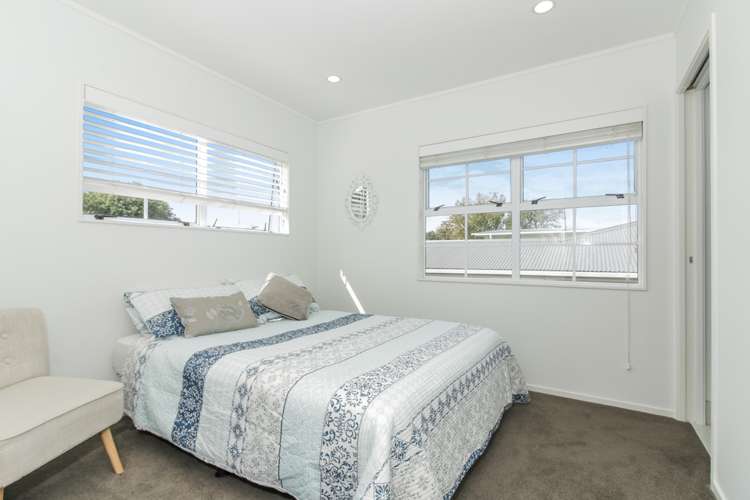 48a Marine Parade Mellons Bay_17