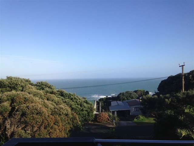 6 Ngatira Road Muriwai_1