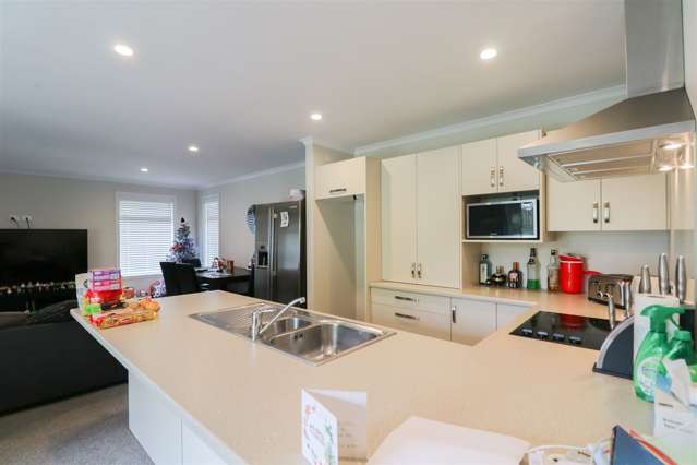 2/33 Maltby Avenue West End_1