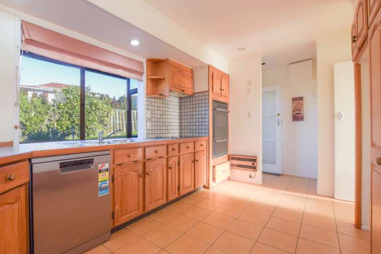 6 Nickleby Place Mellons Bay_32