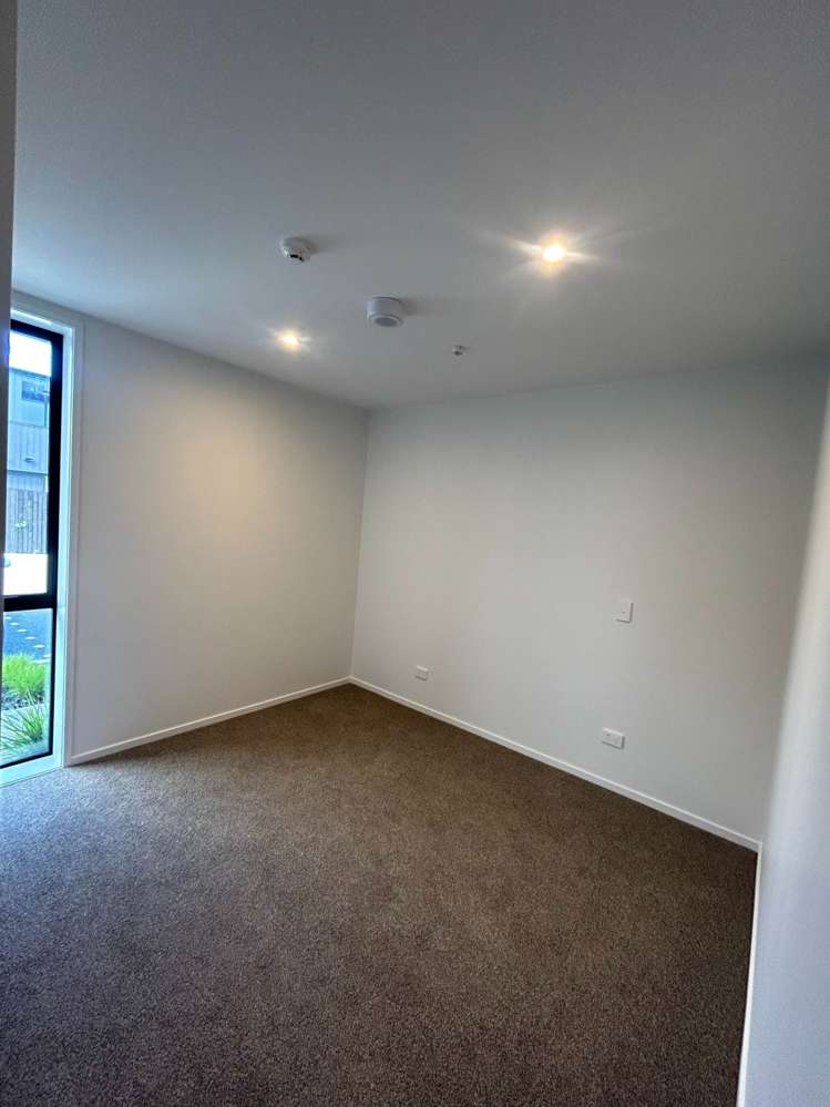 2/16 Treasure Lane Te Atatu South_8