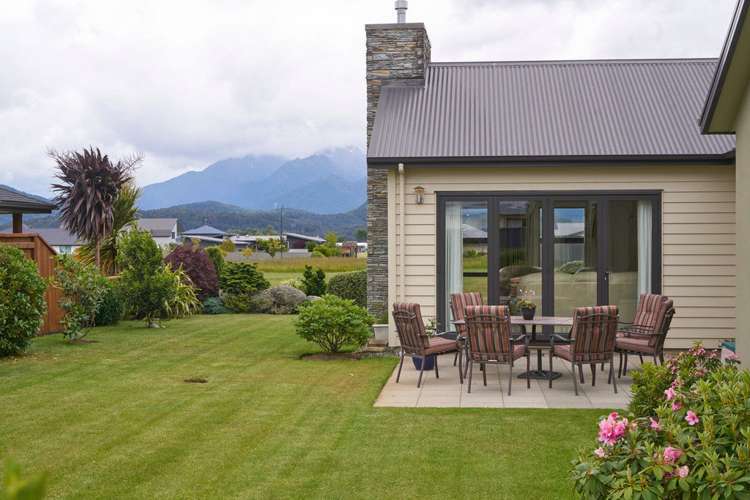 64 Breaksea Street Te Anau_52