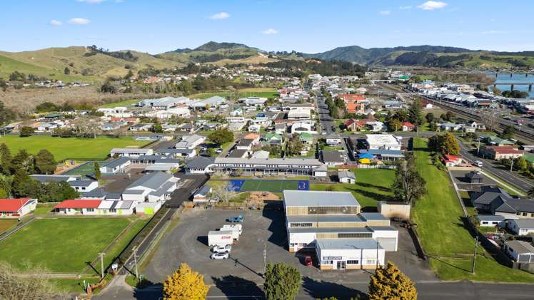 9 and 15 Park Avenue Huntly_8