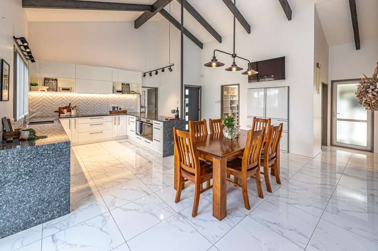 8 Akepiro Place Tawhero_1