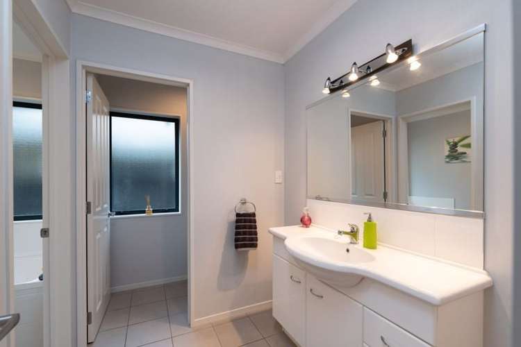 7 Paradise Place Matua_11