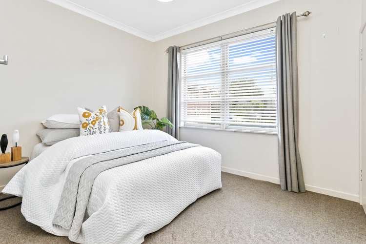 213 Te Atatu Road Te Atatu South_17