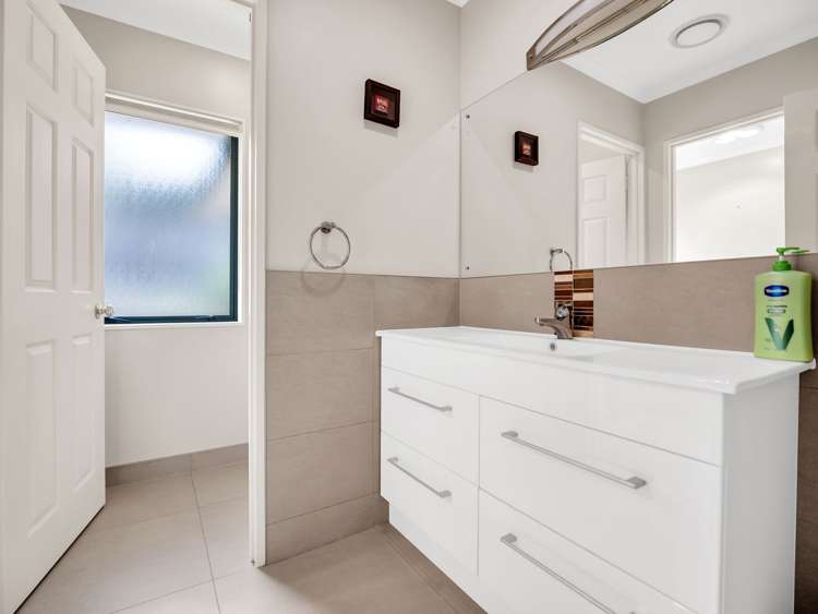 13 Guernsey Place Grandview Heights_23