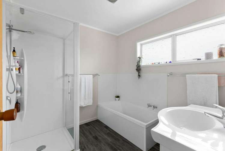 1068 Whangaparaoa Road Matakatia_13