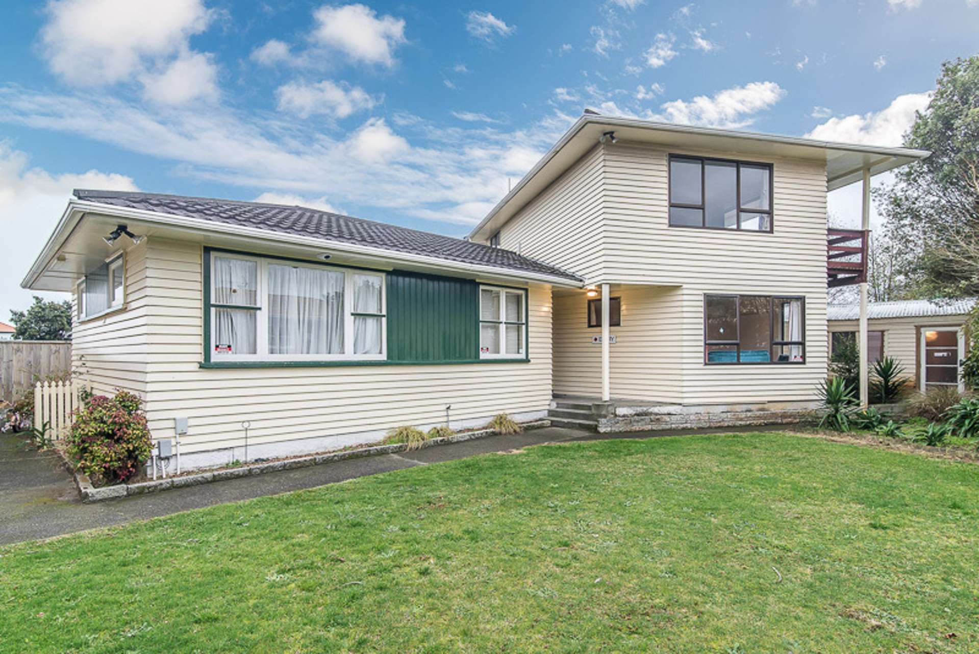 8 Ngahina Street Paraparaumu_0