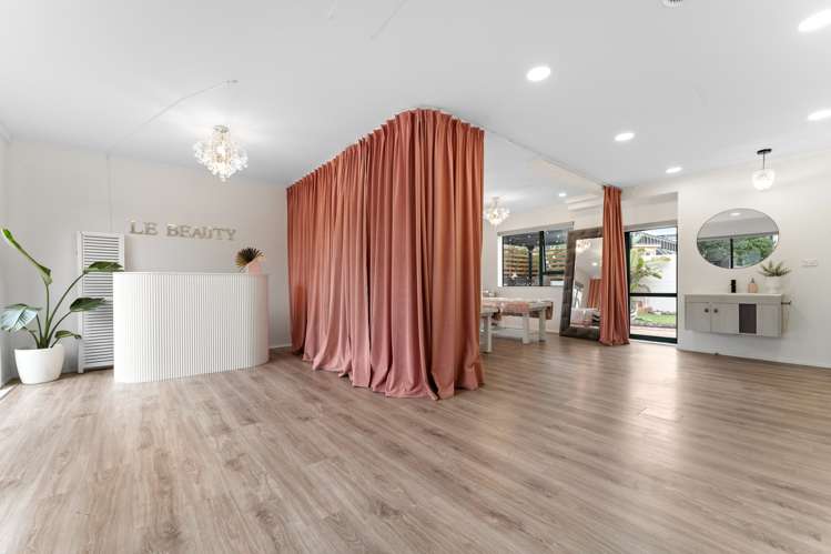 8 Vinograd Drive Te Atatu Peninsula_21