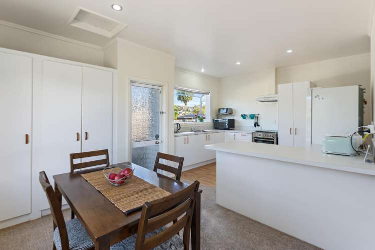 76 Oxford Street Tawa_5