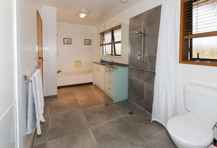242 Baylys Coast Road Dargaville_9