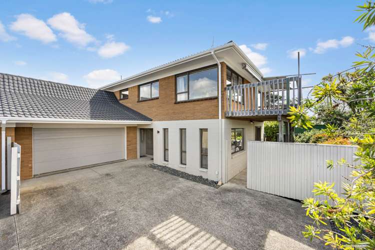 2/18 Kauri Glen Road_0