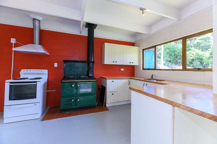 6 Shirley Road Parau_18