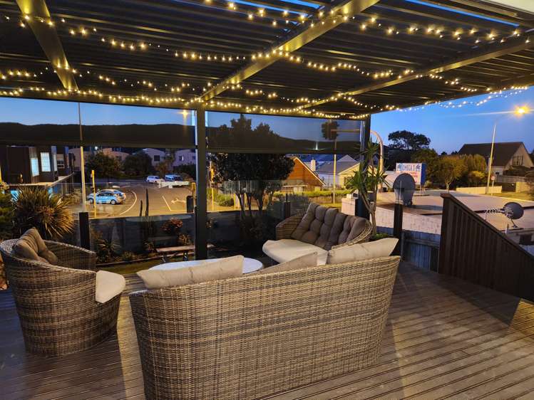 14 Mana Esplanade Paremata_16