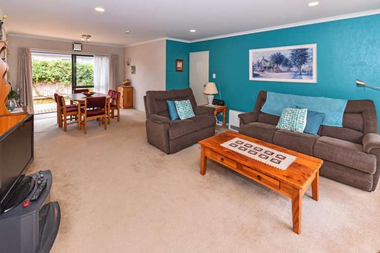 6 Aberdeen Crescent Wattle Downs_11