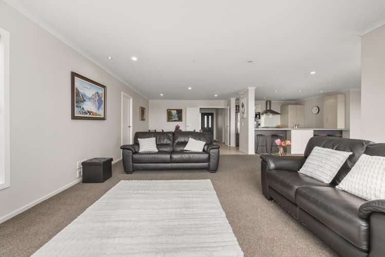 1 Greenstone Place Aotea_11