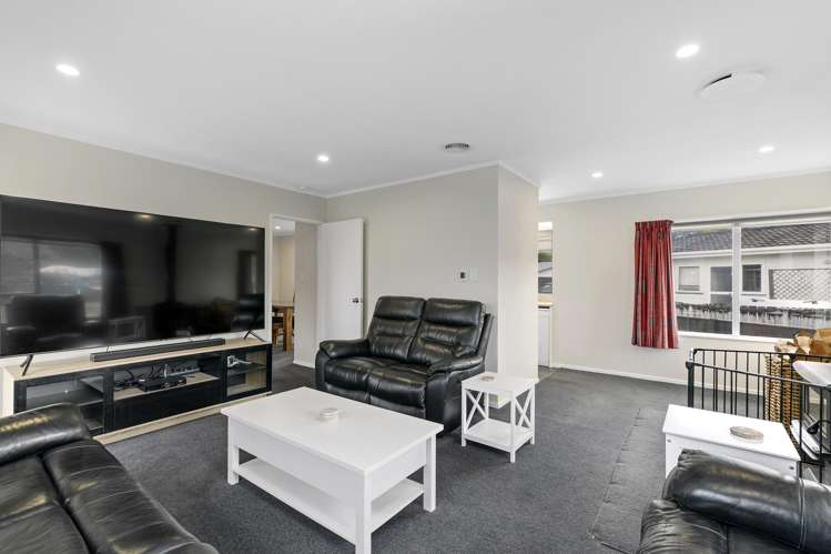 17 Memphis Grove Totara Park_10