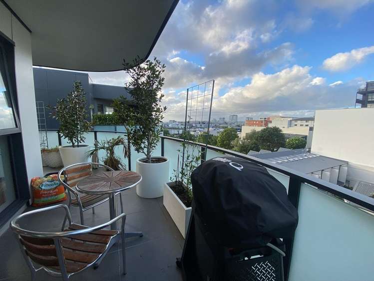 25/8 Basque Road Eden Terrace_7