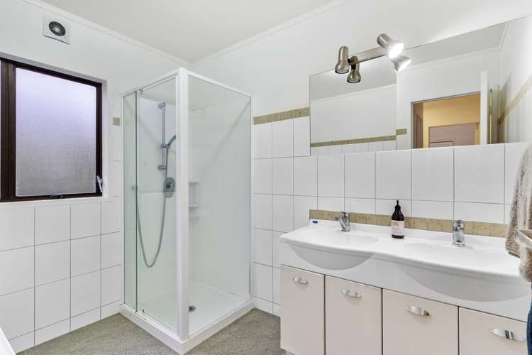 2/58 Aeroview Drive Beach Haven_12