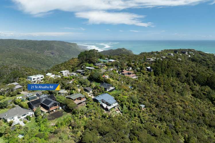 21 Te Ahuahu Road Piha_15