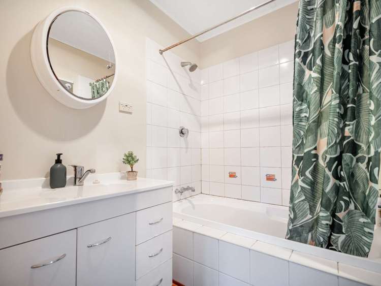 67 Robinson Avenue Holdens Bay_12