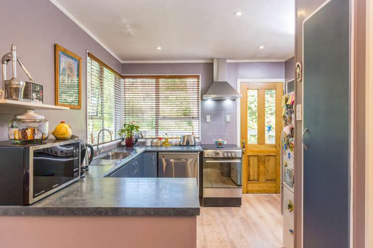 15 Karapiti Place Glen Eden_5