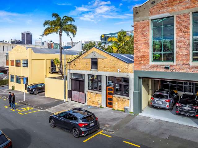 Character office offers flexibility in Auckland Central