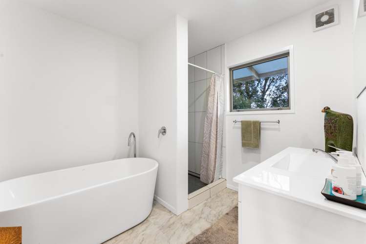 7 Pickwick Road Otamatea_16