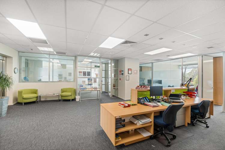 First floor, 567 Wairakei Road Burnside_6