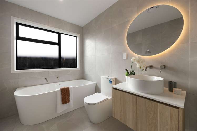 17 Auburn Green Peacocke_15