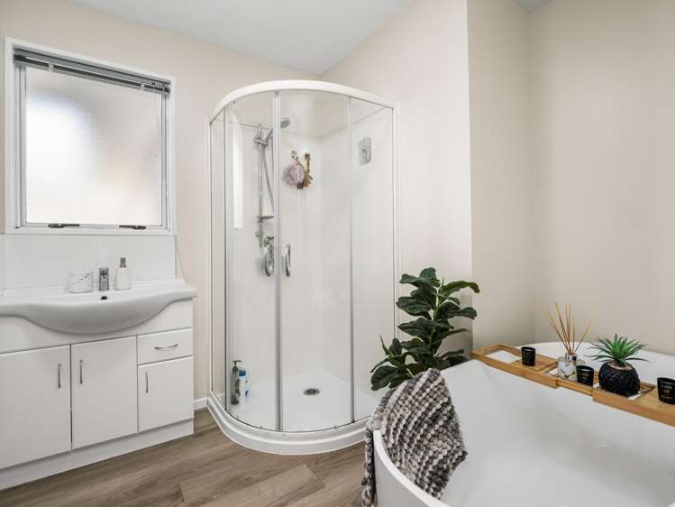 2/61 Laing Crescent Heathcote Valley_11