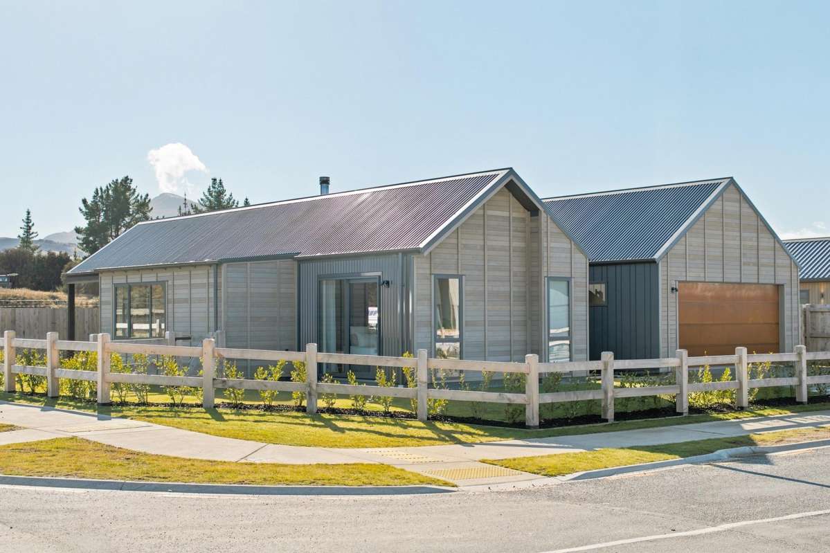 1 Moonstone Street_4