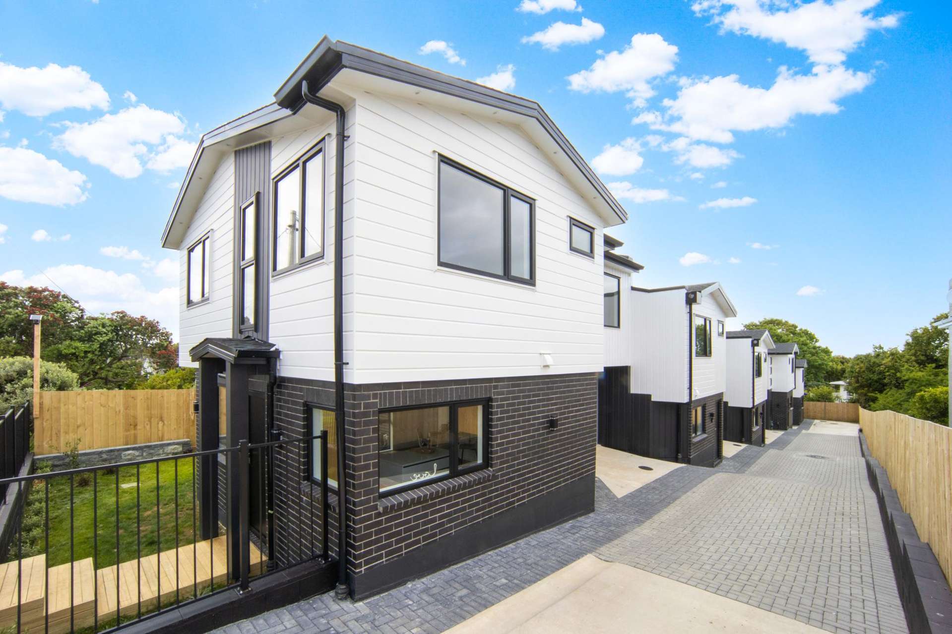 70 Golf Road New Lynn_0